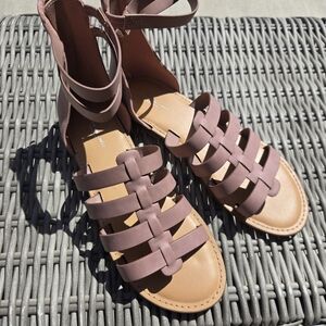 American Eagle Outfitters Pink and Tan Sandals with Strappy Design